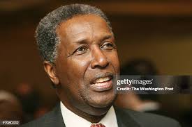 3,317 Robert Tracy Stock Photos, High-Res Pictures, and Images