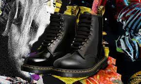 Shop women's boots, men's boots, kids' shoes, work footwear, leather bags and accessories at dr. Dr Martens Ballerstatus Com