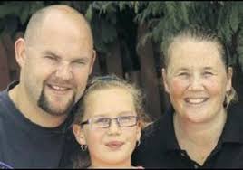 Badminton players donate €500 to MS Ireland coffers