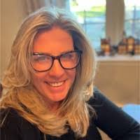 Jeanne Anderson's Instagram, Twitter & Facebook