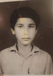 Could anyone clear up this photo from the 1990s? I'd sure appreciate it..