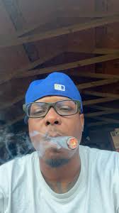 Black Cigar Smokers💨💨