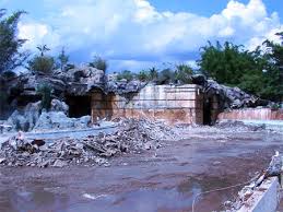 You can use your mobile device without any trouble. Destroyed And Abandoned Disney World 20 000 Leagues Under The Sea Ride