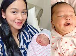 Apa apa pun kami ingin mengucapkan tahniah kepada pasangan pelakon fauzi nawawi dan lisdawati yang telah selamat menyambut kelahiran anak ketiga mereka pada hari sabtu lalu. Jam 3 00 Pagi Tya Seperti Dapat Kontraksi Awalnya Tya Anggap Tya Arifin Kongsi Detik Bersalin Anak Kedua Media Hiburan