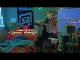 On his sophomore album, bad bunny does for reggaeton what artists like travis scott and future have done for trap. Esta Cabron Ser Yo English Translation By Sanderlei Lyrics Bad Bunny X Anuel Aa
