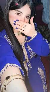 كل يـوم نـزيـد نقـتـنـع انـي انسـانـة مـستحيـل تتـعـوض❤️‍🩹🫦