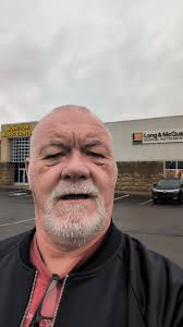 Doing bills, invoices making dinner and setting up all things European and  listening to this ( and watching Blues Jays and Oilers) Who says guys can't  multitask!!! 🤣