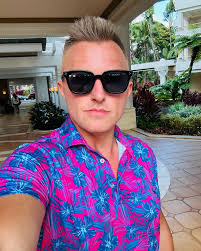 Aaron Dickens (@dickenssandiego) • Instagram photos and videos