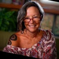 Danielle Conger's Instagram, Twitter & Facebook