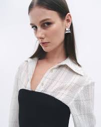 Up close, the Austen Dress in Tartan reveals its seersucker texture and  thoughtful design. The lightweight tartan and ribbed jersey knit offer a  perfect blend of style and comfort. ⠀⠀⠀⠀⠀⠀⠀⠀⠀ Shop now.