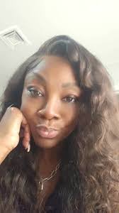 Deanna Hunter's Instagram, Twitter & Facebook