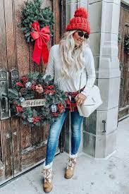 30 Adorable Winter Outfits With Beanies Outfits With Hats Red Beanie Outfit Winter Outfits Dressy