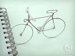 Pin De Michela Bariani Em Line Art Esculturas Em Arame Arte Ferro Artesanato