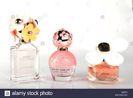 I first smelled it when the sample came in a magazine and loved it then. Daisy Sammlung Marc Jacobs Daisy Liebe Daisy Traum Daisy Eau So Frisch Stockfotografie Alamy