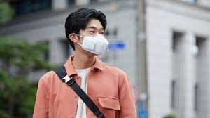 Roughly a year ago, lg announced a portable air purifier face mask call the 'puricare wearable air purifier.' now, the company has an updated version on the way with a few improvements. Lg Puricare Wearable Air Purifier Price Availability In Singapore