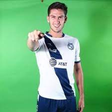 Recién su debut profesional fue en el 2018, a los 24 años. El Mexicano Santiago Ormeno Seria Real Garcilaso Fans Facebook