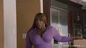 Brazzers - Mom Makes It All Better (2019) - HD trailer 1080p