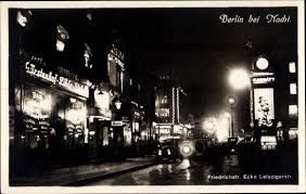 Nrw.bank liegt bei friedrichstraße 1, 48145 münster, deutschland, in der nähe dieses ortes sind. Ak Berlin Mitte Friedrichstrasse Ecke Leipziger Strasse Nachtaufnahme Bus Bank Nr 2077230 Oldthing Ansichtskarten Postleitzahl 10 19