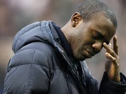 The former bolton wanderers midfielder married shauna magunda in a wedding watched by premier league players such as robin van persie and jason roberts. Muamba Greets Fans Eurosport