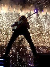 Are We Human Or Are We Dancers The Killers I M On My Knees Looking For The Answer Are We Human Or Are We Dancers The Killers Photo Video Concert Brandon Flowers