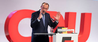 Friedrich merz, angela merkel's old political rival, is out to replace her as head of the christian merz heads the supervisory board of the german branch of blackrock, the biggest asset management. Friedrich Merz Verlasst Blackrock Aufsichtsrat