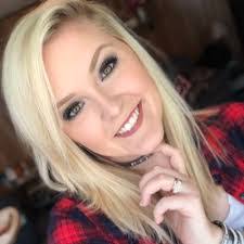 Danielle Lipscomb's Instagram, Twitter & Facebook