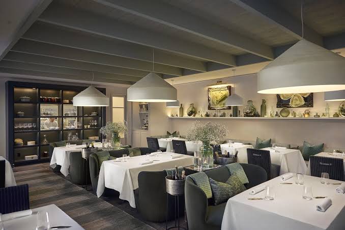 Essence Modern Dining Queenstown | ROKI Collection