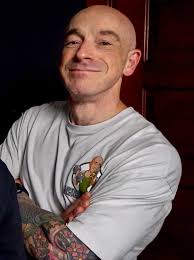 TONIGHT… 7pm with @liftingweightscleaningplates… DONT MISS THE LIVE !!