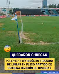 😨 Indignación causó en el fútbol de la primera división de Uruguay el mal  trazado de las líneas de la cancha del estadio Luis Troccoli, en donde el  Club Atlético Cerro recibió