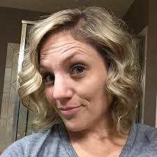 Tracey Lowe's Instagram, Twitter & Facebook