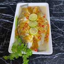 Resepi yang saya kongsikan ni resepi yang simple je. Resepi Siakap Stim Limau Nipis