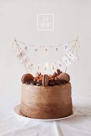 もっとおしゃれにhappyに 誕生日パーティーの素敵な飾りつけを集めました キナリノ 誕生日ケーキ 手作り デザート 誕生日ケーキ デコレーション
