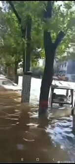 May 30, 2021 · 家裡水淹到腳踝高。（翻攝自 彰化人大小事fb） 這波雨勢又急又兇，彰化市曉陽地下道淹水、中正路二段積水；彰化國道一號往北，水深超過半個. H4 G9z24hahbwm