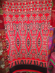 Batik dayak pada kain kalimantan barat mengandung beragam unsur seperti hubungan alam, makna spiritual atau religiusitas manusia, dan beberapa nilai yang terpendan serta sudah melekat dalam. 87 Gambar Batik Dayak Paling Bagus Gambar Pixabay