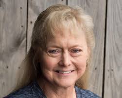 Bethany Mott's Instagram, Twitter & Facebook