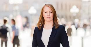 Det finns en väldigt bred uppslutning i centerpartiet för en öppen och en human flyktingpolitik där vi ser människors lika rätt och värde. Rss Centerpartiet