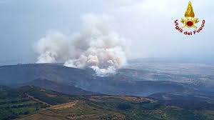 Incendi in sardegna, fiamme ancora attive | coldiretti: Gzmasupjgvlaem