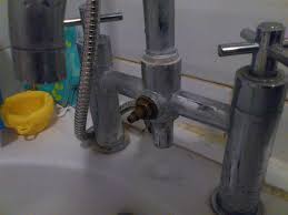 A leaking tap is not only annoying but can cause high water bills and property damage. Leaking Bath Shower Mixer Tap Diverter Diynot Forums