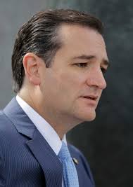 Sen. Ted Cruz visits closed WWII Memorial with veterans