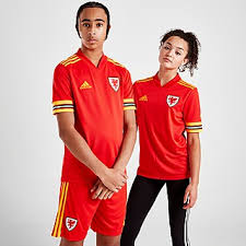 The football association of wales has launched a brand new shirt ahead of the next euro qualifiers. Wales Football Kits Shirts Shorts Jd Sports