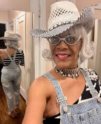 FASHION KINGS & QUEENS