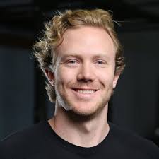 Julian Hess's Instagram, Twitter & Facebook