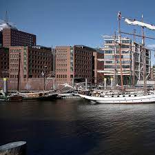 The dz bank internet pages use cookies in order to provide services. Dz Privatbank Deutschland Luxemburg Schweiz Als Arbeitgeber Gehalt Karriere Benefits Kununu