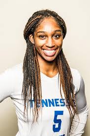 Kendall Washington's Instagram, Twitter & Facebook