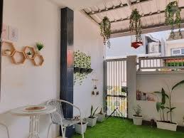 Sebab dari teras, kamu bisa menikmati pemandangan di sekitar rumah. Ide Rumah Minimalis Bertema Putih Dengan Lb 128m Ada Taman Indoor