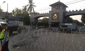 We did not find results for: Cerita Titipan Makanan Yang Jadi Pemicu Rusuh Di Mako Brimob Tabloidbintang Com