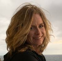 Deborah Lunn's Instagram, Twitter & Facebook