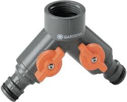 Komfortablere handhabung durch kombination aus großen und kleinen rillen. Gardena 2 Wege Ventil Fur 3 4 Wasserhahn Bei Hornbach Kaufen