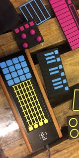 Maybe you would like to learn more about one of these? Joue Sort Son Instrument De Musique Revolutionnaire