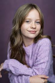 Darcy Porter's Instagram, Twitter & Facebook